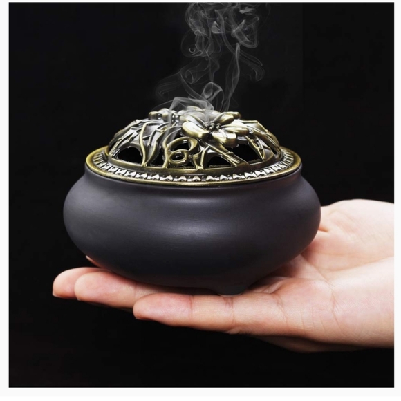 Renjia Porcelain Black and antique gold insesnse burner new in box - Picture 2 of 7